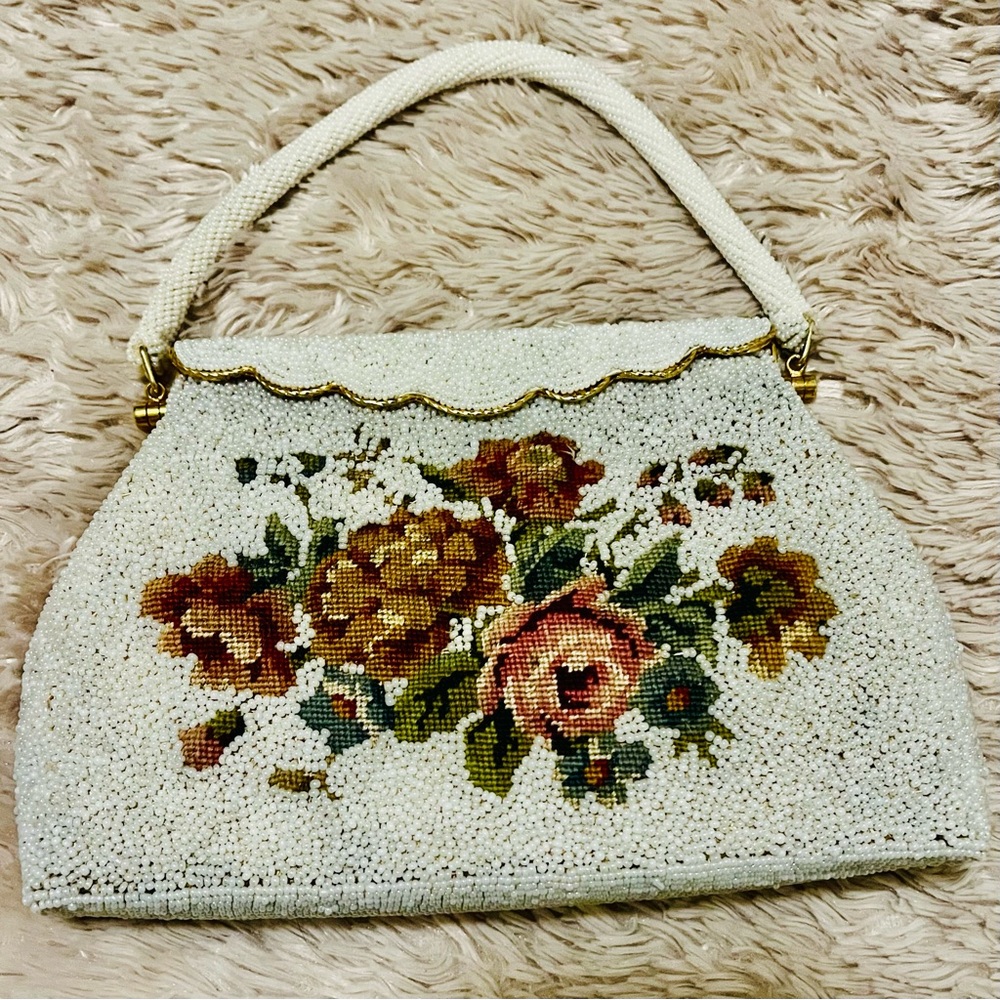 Vintage 60s beaded floral needlepoint design handbag